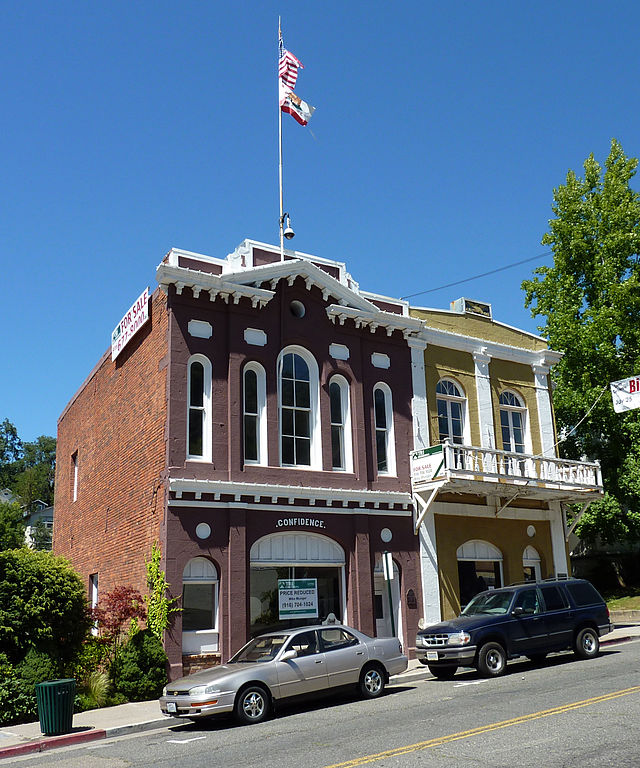 "2009-0724-Placerville-ConfidenceHall" by Bobak Ha'Eri - Own work. Licensed under CC BY 3.0 via Wikimedia Commons - http://commons.wikimedia.org/wiki/File:2009-0724-Placerville-ConfidenceHall.jpg#mediaviewer/File:2009-0724-Placerville-ConfidenceHall.jpg